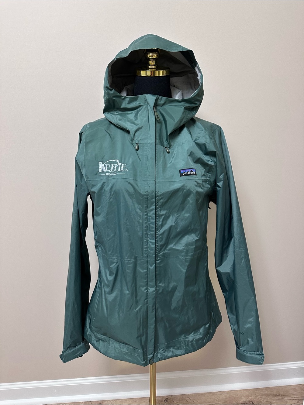 Patagonia Women’s Hooded Rain Jacket Teal Lightweight Size M